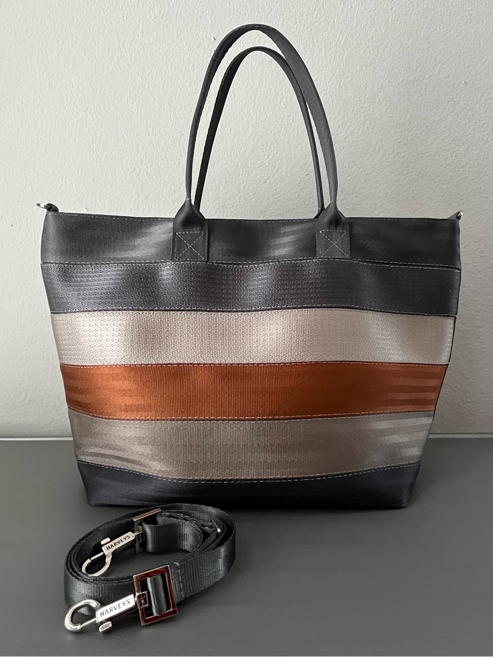 Harveys Seatbelt Treecyle Medium Streamline Tote